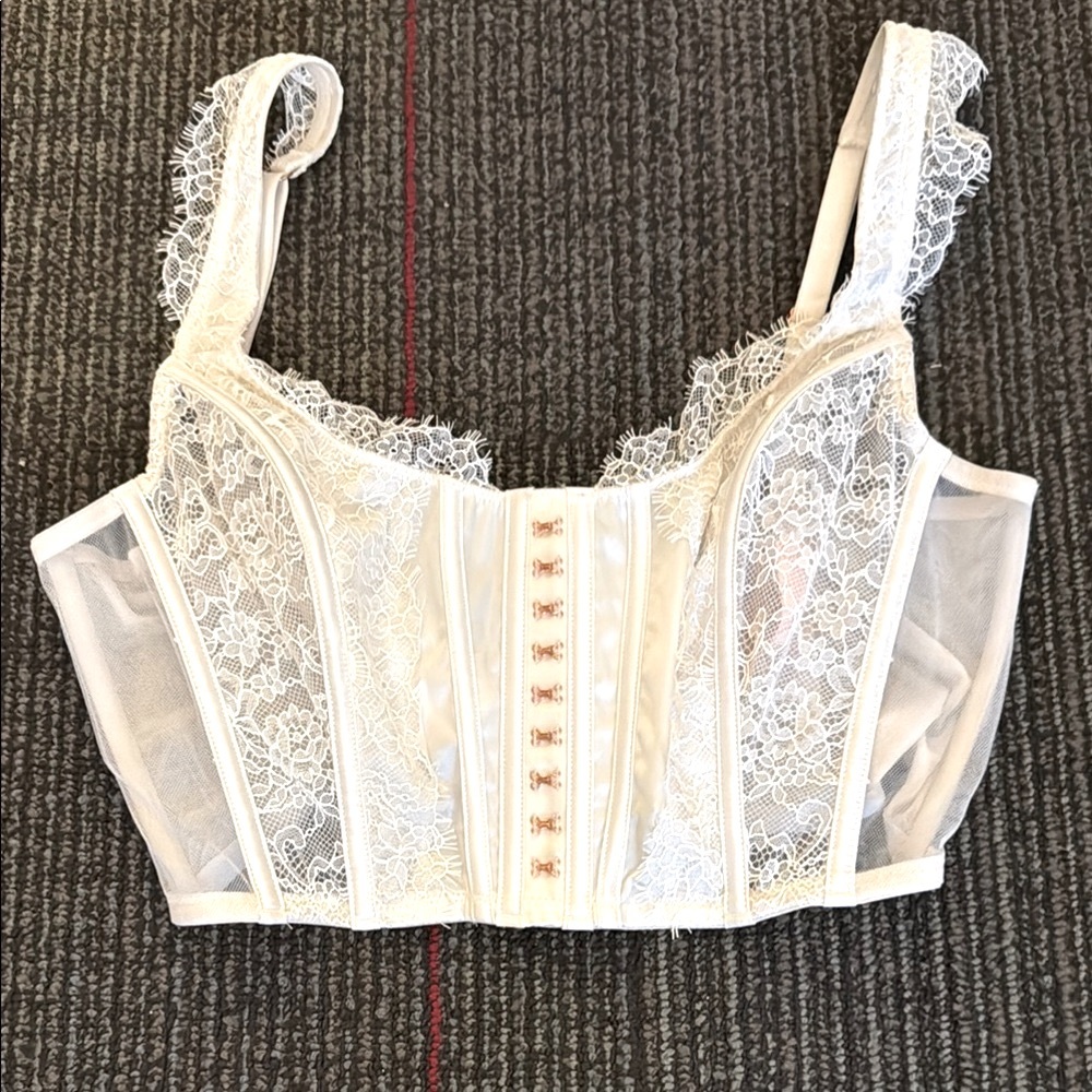 Victoria's Secret Cream Lace Bra with Structured Cups
